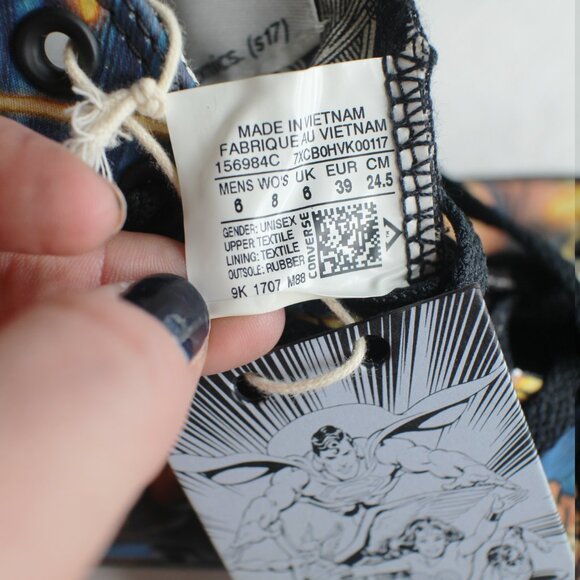 Converse X DC Comics Justice League High Top Converse - Men's 6 or Women's 8 - Picture 4 of 16